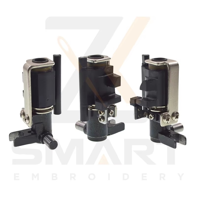 Cómhalartóir barra snáthaide ass'y UN25024100EC le haghaidh meaisín bróidnéireachta Tajima A01M14